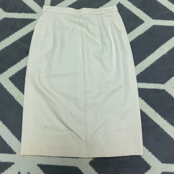 LAUREL by ESCADA Suit Blazer and Skirt 100% Wool - Picture 8 of 14